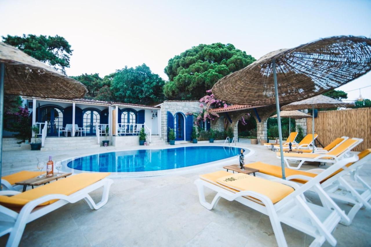 Bueyuekada Loc'Ada Hotel Prinseneilanden Buitenkant foto