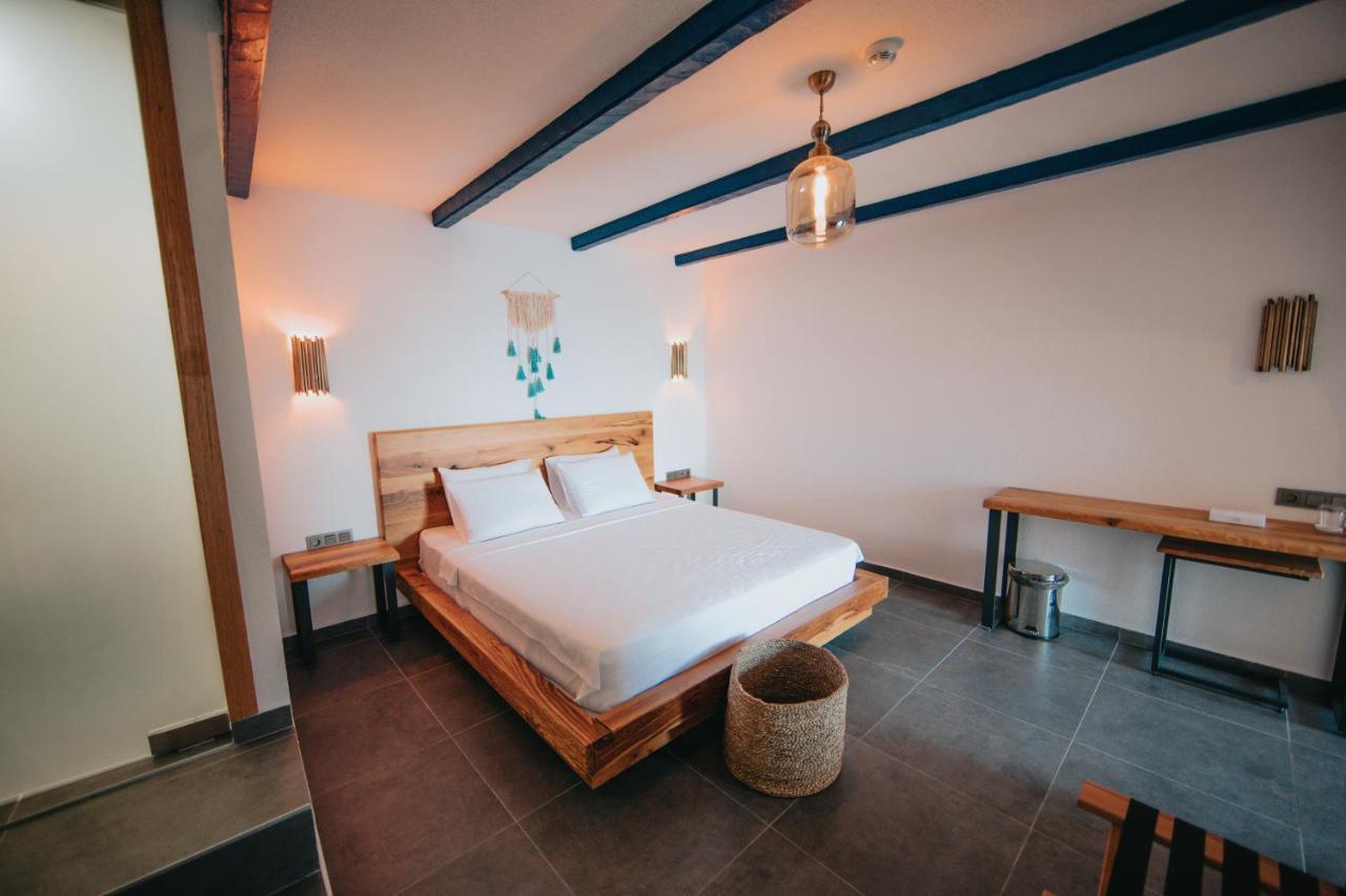 Bueyuekada Loc'Ada Hotel Prinseneilanden Buitenkant foto