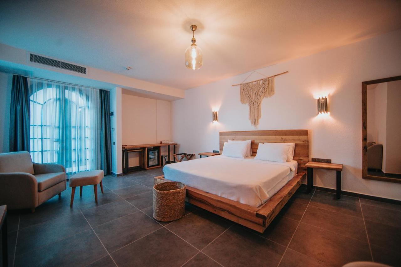 Bueyuekada Loc'Ada Hotel Prinseneilanden Buitenkant foto