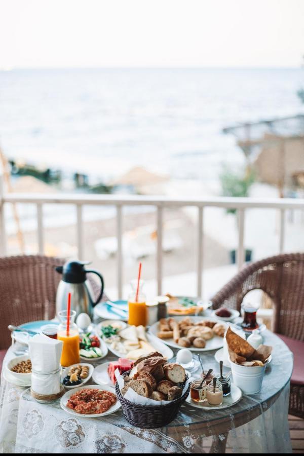 Bueyuekada Loc'Ada Hotel Prinseneilanden Buitenkant foto
