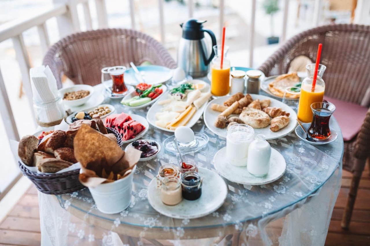 Bueyuekada Loc'Ada Hotel Prinseneilanden Buitenkant foto