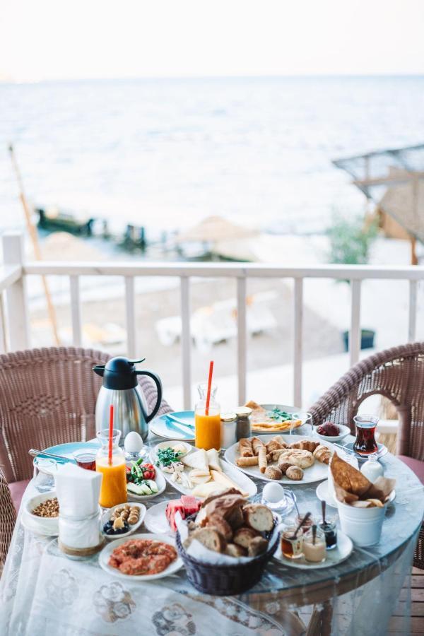 Bueyuekada Loc'Ada Hotel Prinseneilanden Buitenkant foto